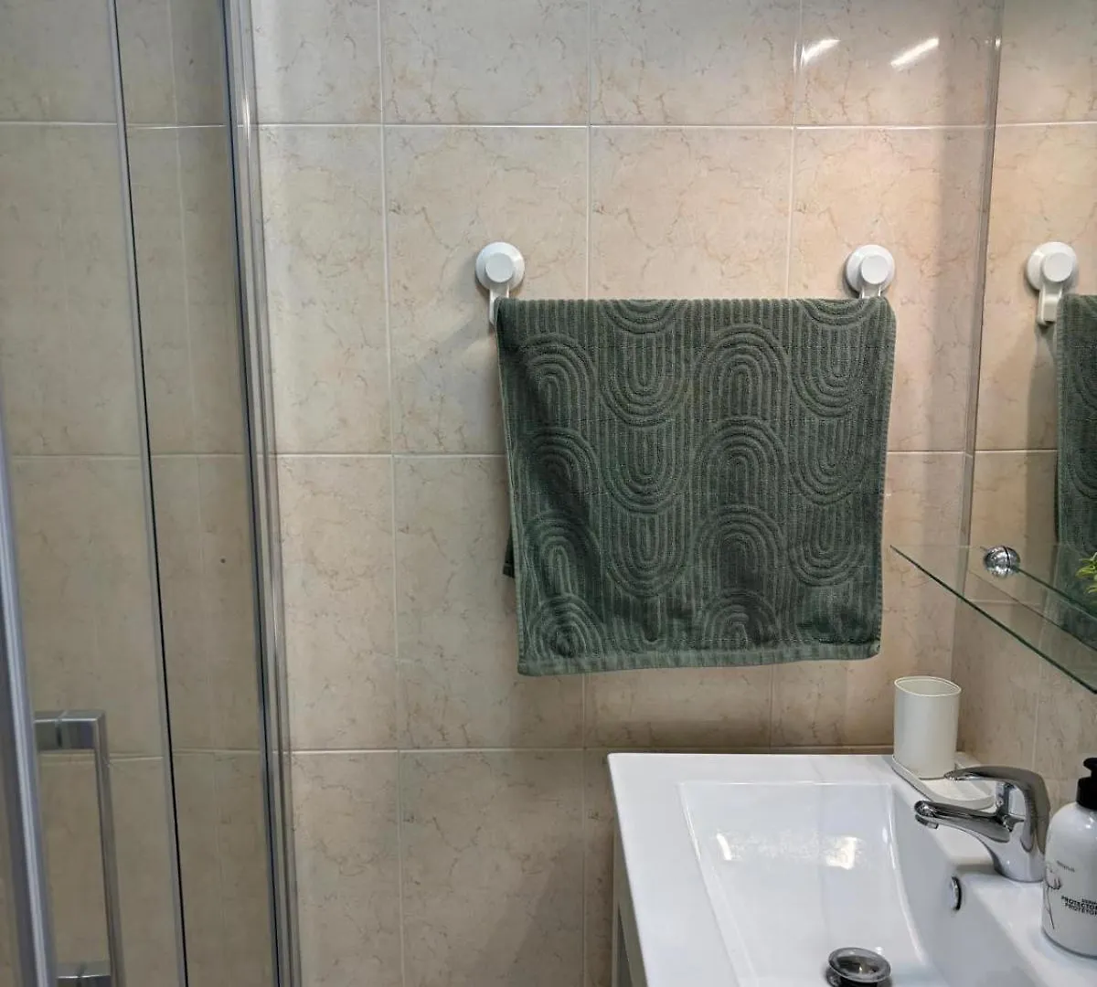 Moderno Piso De 3 Dormitorios En La Playa De Rincon De La Victoria Malaga