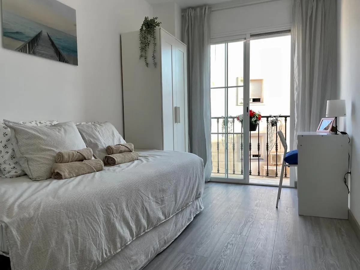 Moderno Piso De 3 Dormitorios En La Playa De Rincon De La Victoria Malaga 0*,  西班牙